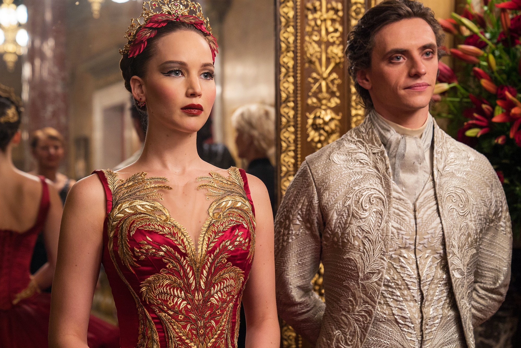 فيلم Red sparrow... هل تخطى أناقة جنيفير لورنس وجمالها؟